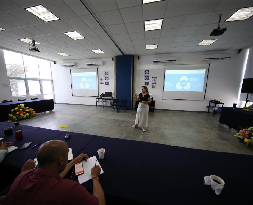 Presentan a preparatorias ribereñas modelo educativo y carreras del CUChapala