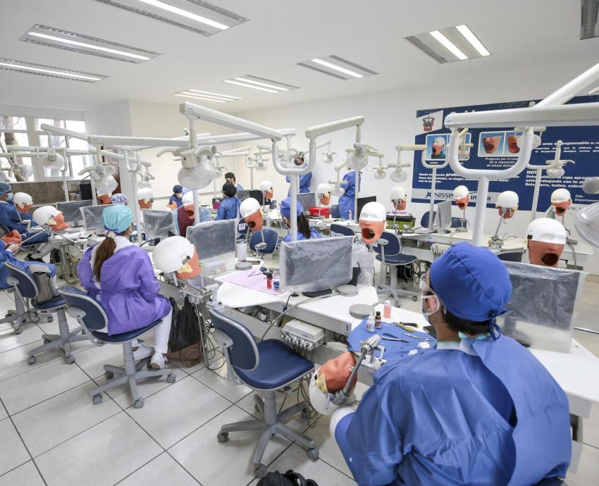 UdeG promueve la colaboración entre academia, industria y gobierno