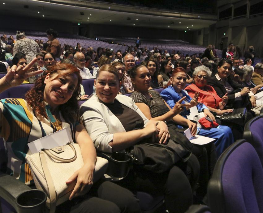 Entregan contratos de definitividad a 800 académicos de SEMS