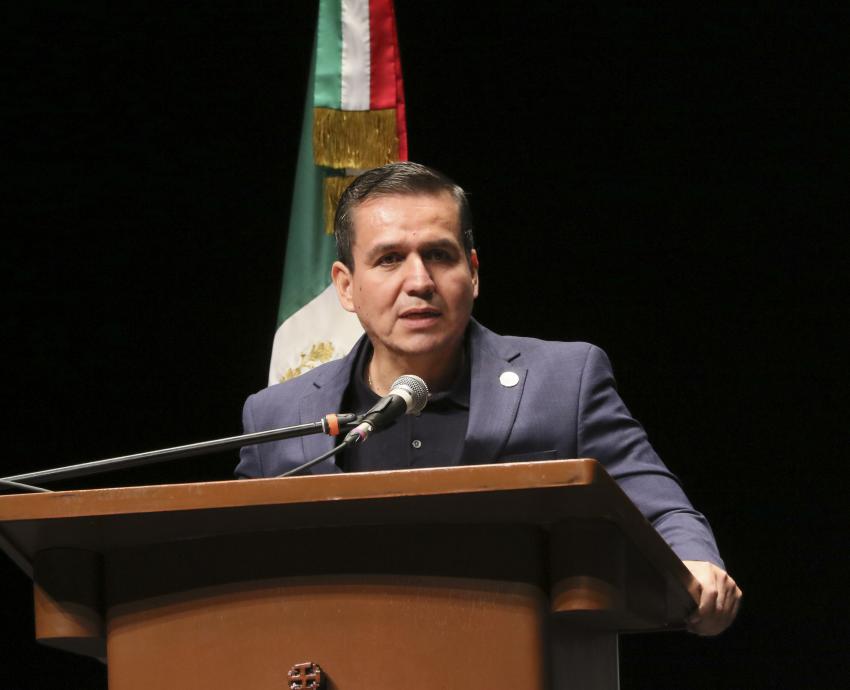 Entregan contratos de definitividad a 800 académicos de SEMS