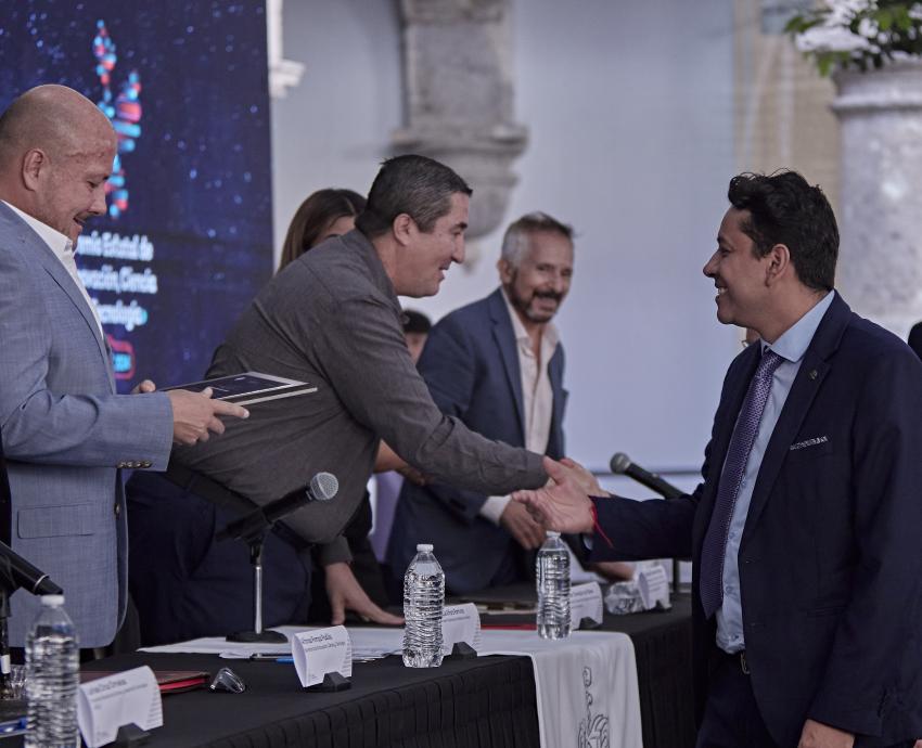 Ganan científicos de UdeG Premio Estatal de Innovación, Ciencia y Tecnología 2024