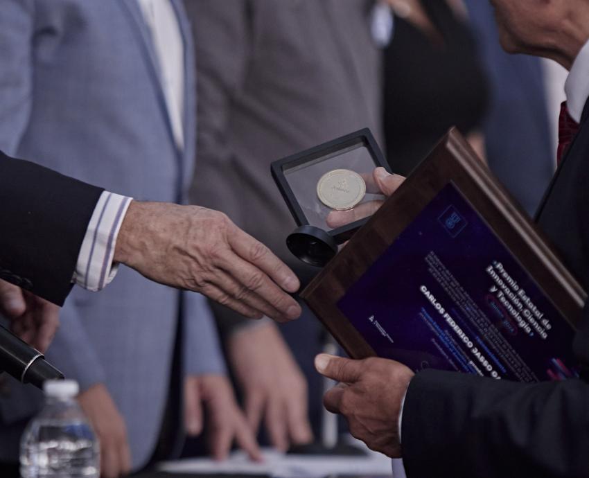 Ganan científicos de UdeG Premio Estatal de Innovación, Ciencia y Tecnología 2024