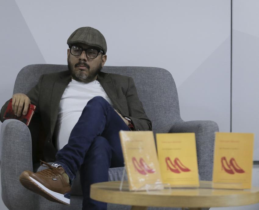 “Loco por destruir”, libro producto de la contemplación de Juan Fernando Covarrubias