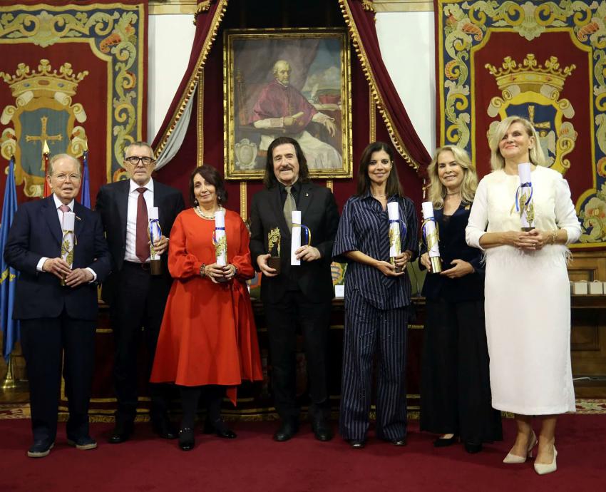 La FIL Guadalajara recibe el Premio Iberoamericano Asicom-Universidad de Oviedo