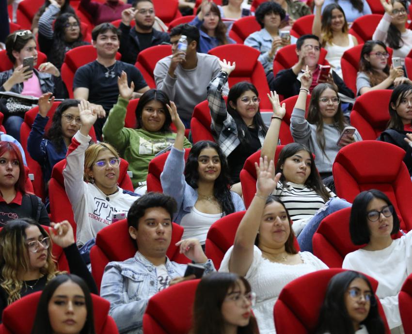 Analizan los desafíos de la gobernabilidad internacional en la BPEJ