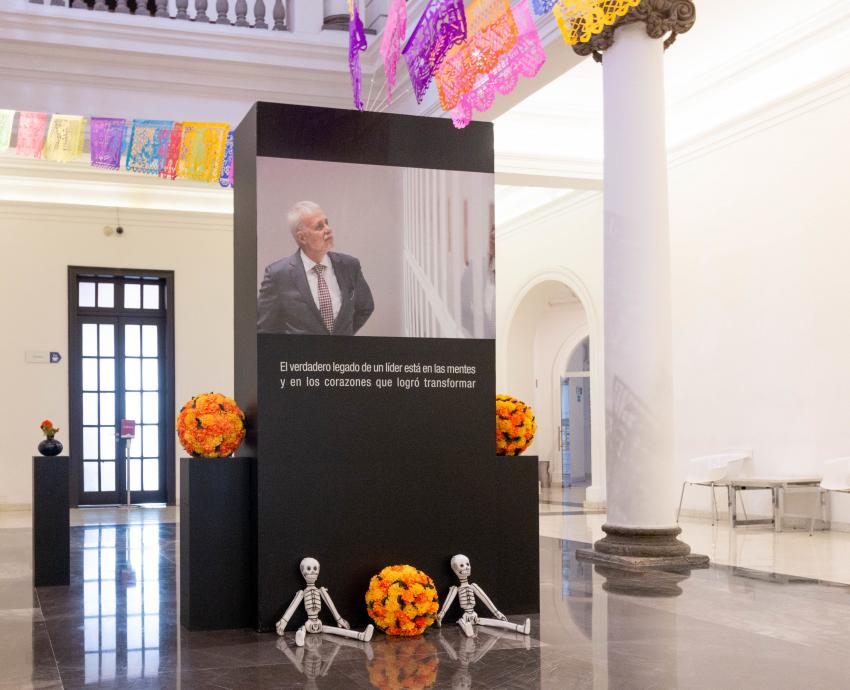 Honra MUSA memoria de Raúl Padilla con ofrenda por el Día de Muertos