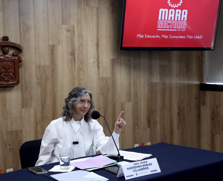 Dra. Mara Robles Villaseñor se registra como aspirante a la Rectoría General de la UdeG