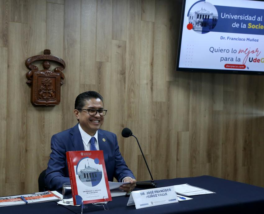 Entregan registro al doctor José Francisco Muñoz Valle como candidato a la Rectoría General de la UdeG