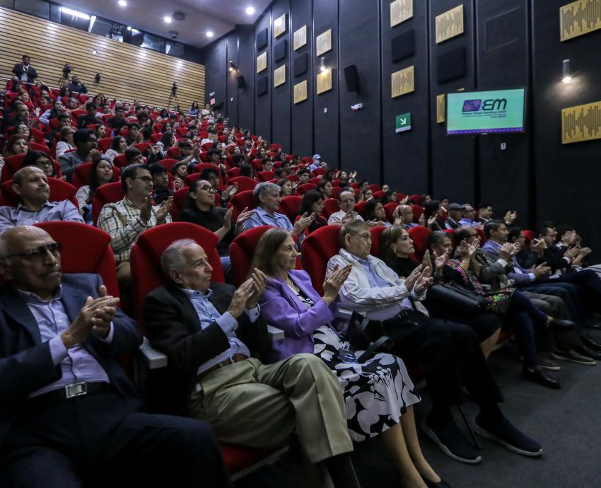 Galardonan a los ganadores del Premio Eliseo Mendoza 2024