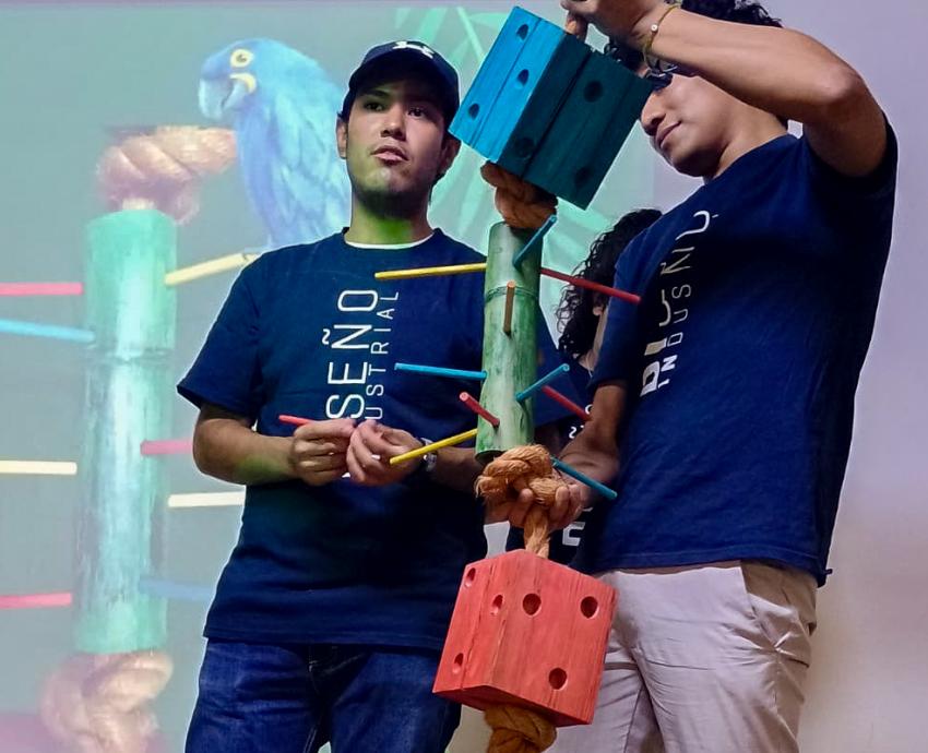 Realizan estudiantes del CUAAD prototipos y modelos para animales del Zoológico Guadalajara