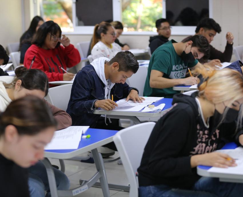 Esperan a más de 38 mil aspirantes en próximo examen de admisión a la UdeG