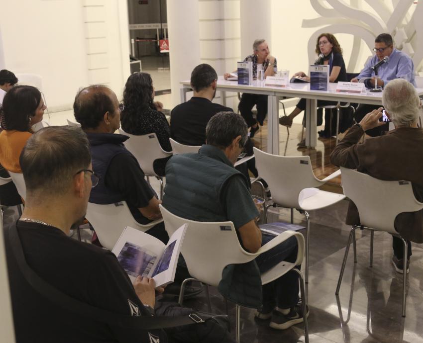 Lorenza Aranguren presenta Catálogo de exposición “In situ” en el MUSA