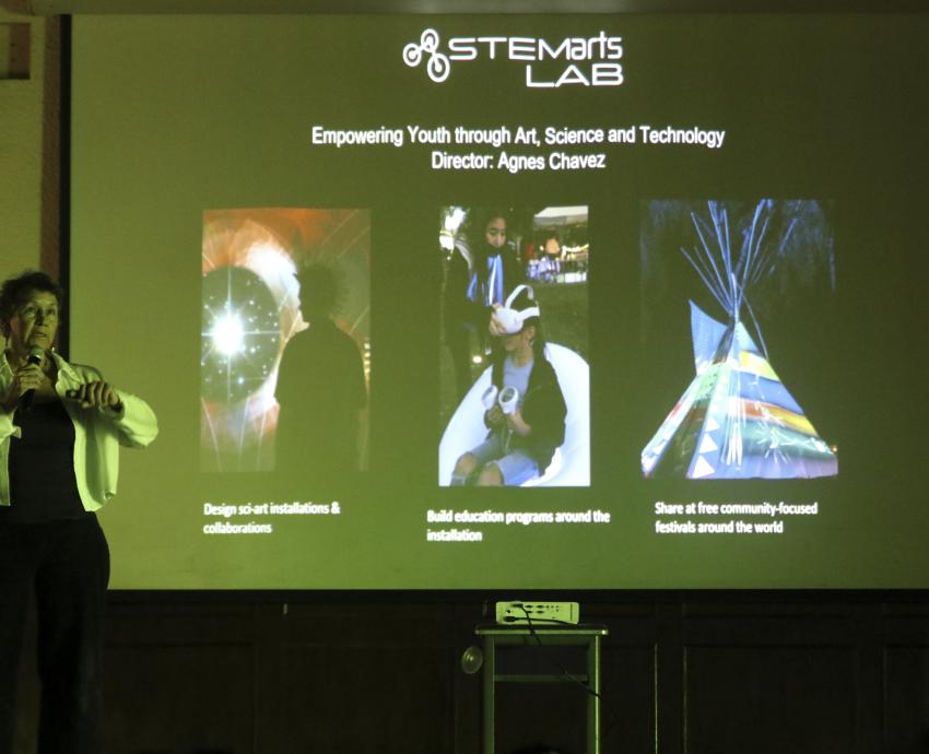 Acercan el arte y la Realidad Aumentada a estudiantes del SEMS