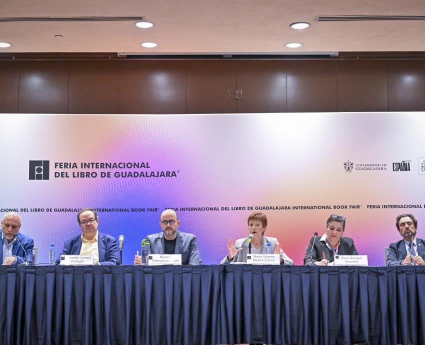 Buscan universidades educar para el futuro 