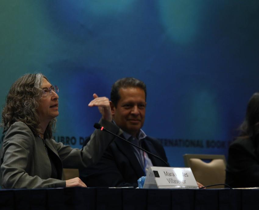 Debaten sobre la innovación en los modelos educativos, durante la FIL