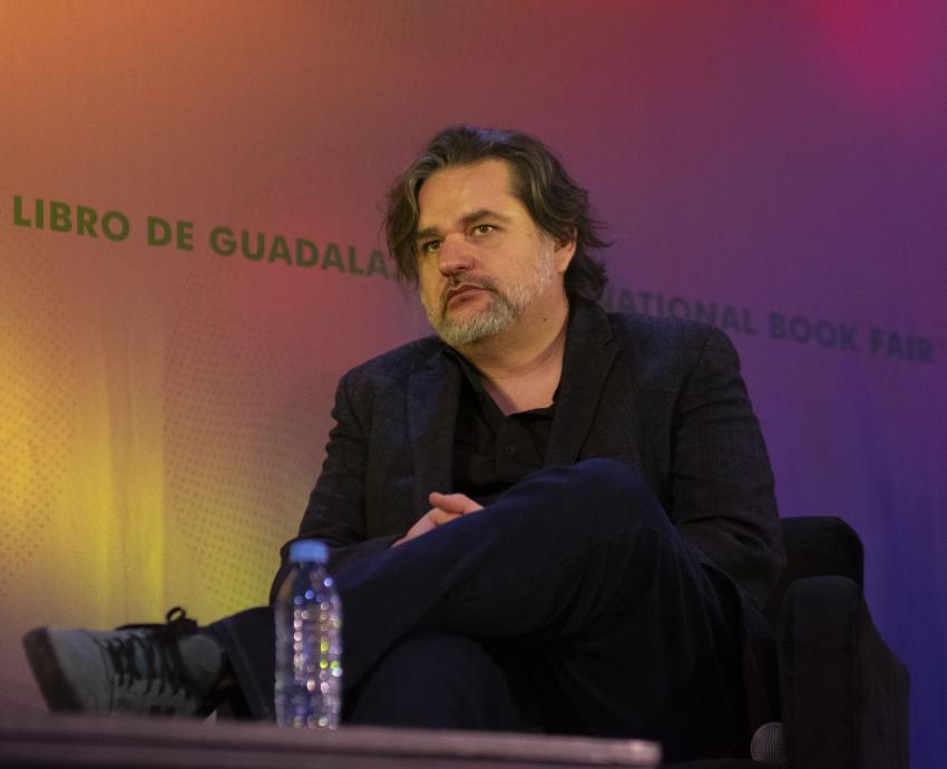 El periodista debe poner en duda sus creencias para avanzar en el conocimiento: Elizabeth Jelim