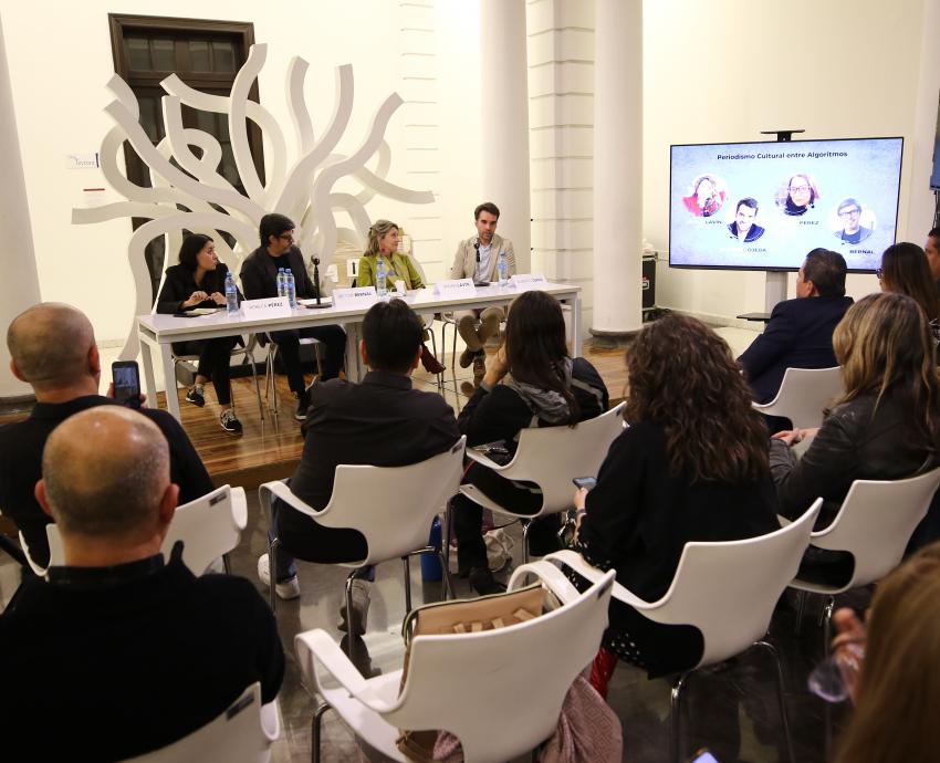 Enfrenta dificultades periodismo cultural en tiempos modernos