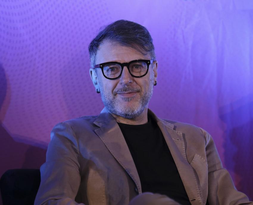 Presentan “Notas a pie de página. Crónicas para releer”, en la FIL 38