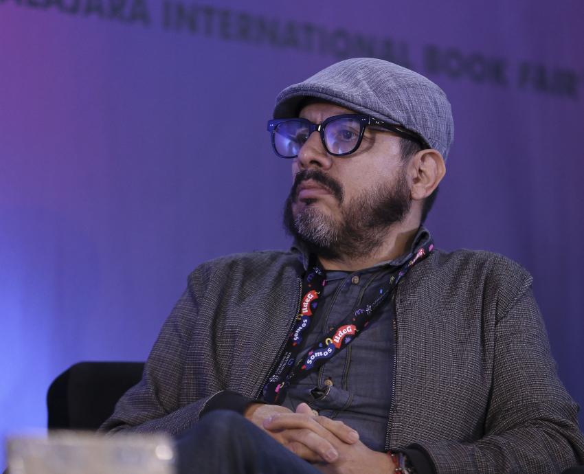 Presentan “Notas a pie de página. Crónicas para releer”, en la FIL 38