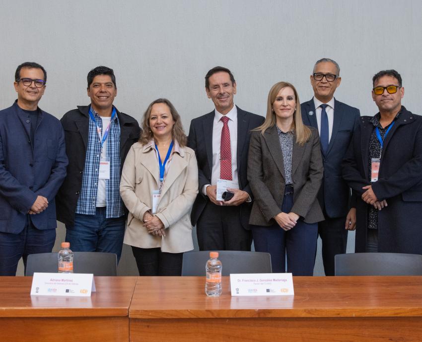 Invitan a no dejar de lado la creatividad en el arranque del Encuentro Internacional de Caricatura e Historieta, en la FIL