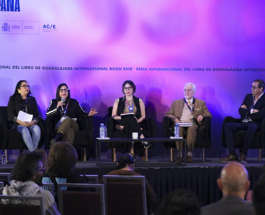 Presentan 50 años de periodismo e historias de “La gaceta” UdeG