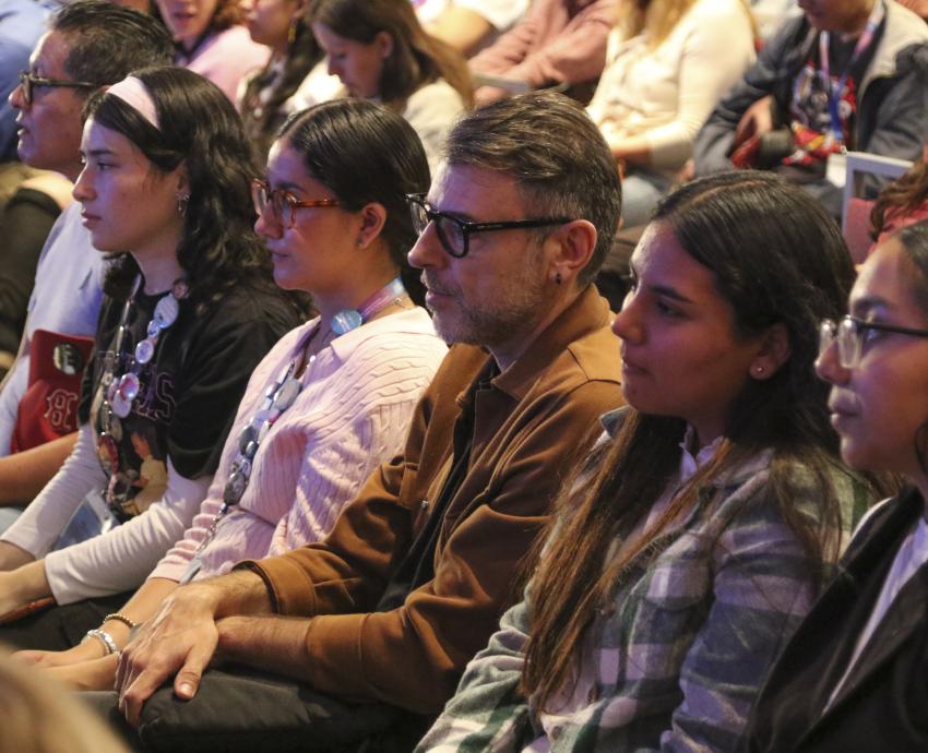 Presentan 50 años de periodismo e historias de “La gaceta” UdeG