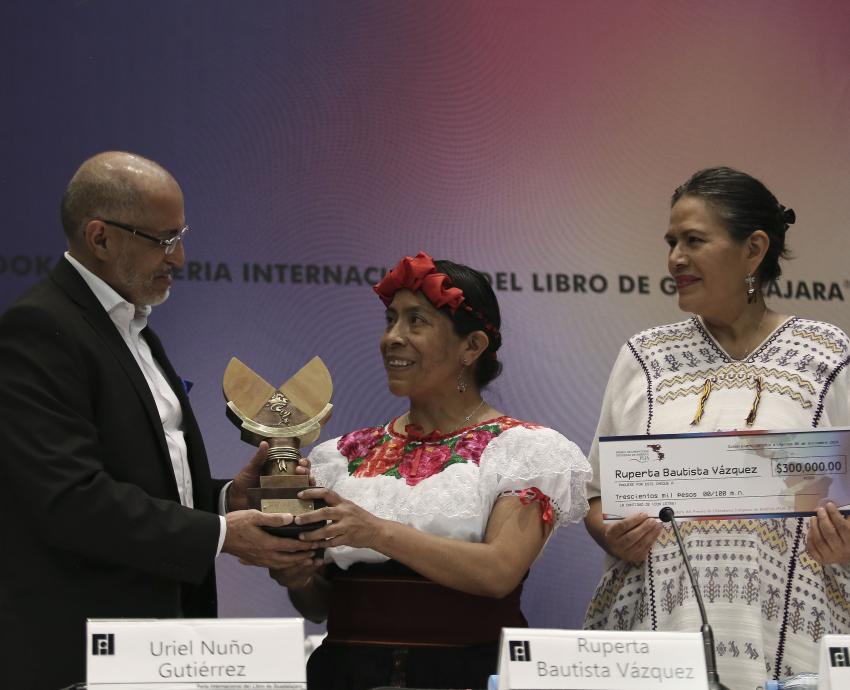 Ruperta Bautista, ganadora del Premio de Literaturas Indígenas de América