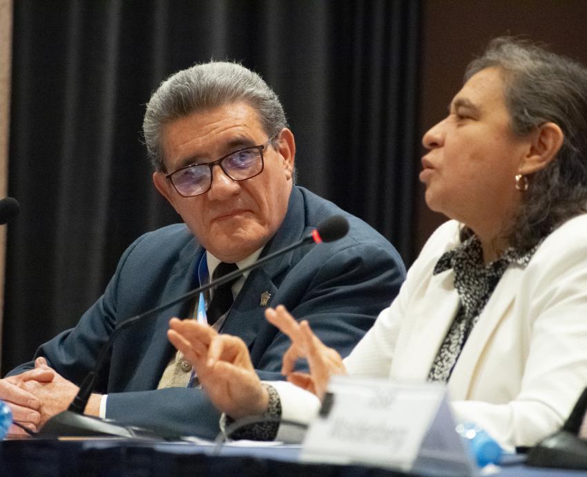El tránsito de la democracia en México va hacia el autoritarismo, dicen Leticia Bonifaz y José Woldenberg