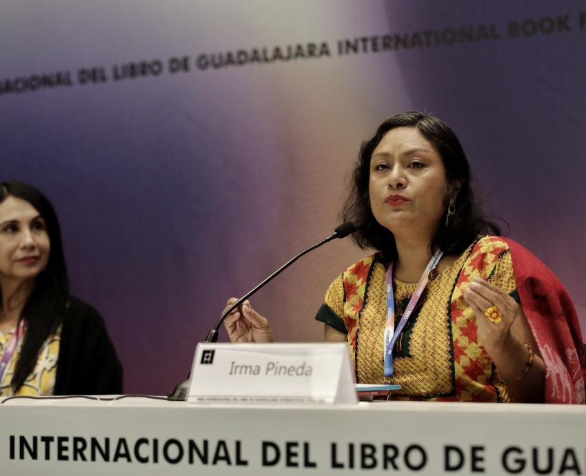 Las literaturas en lenguas originarias son propuestas de vida