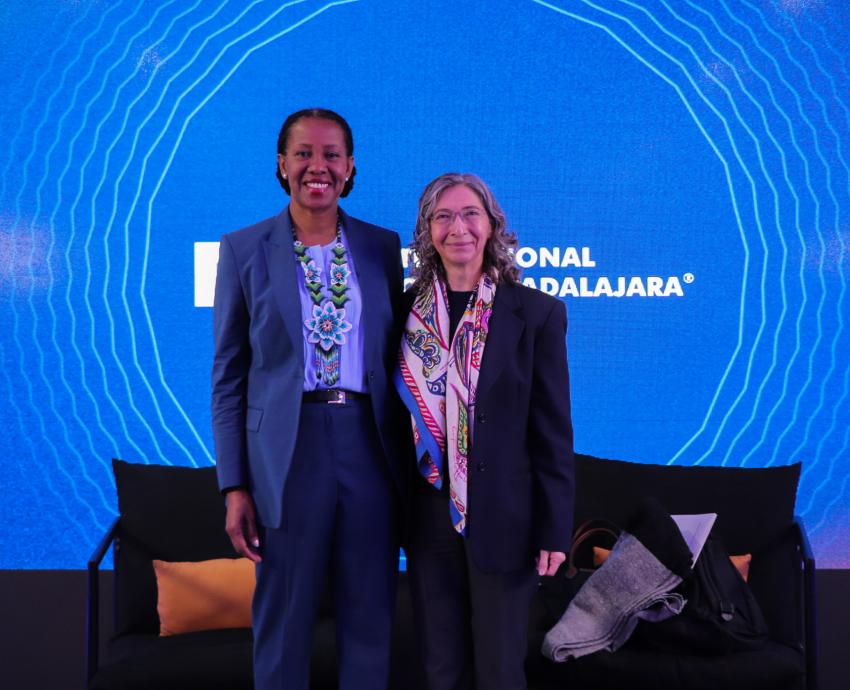 Destacan el impacto de las mujeres como líderes científicas y empresariales