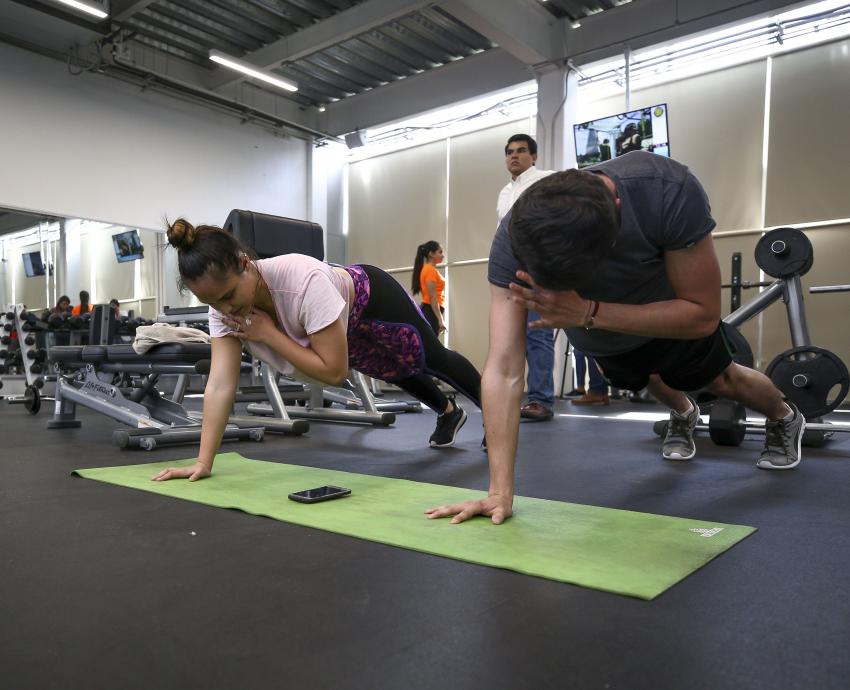 Mayoría de gimnasios carecen de profesionales en la materia