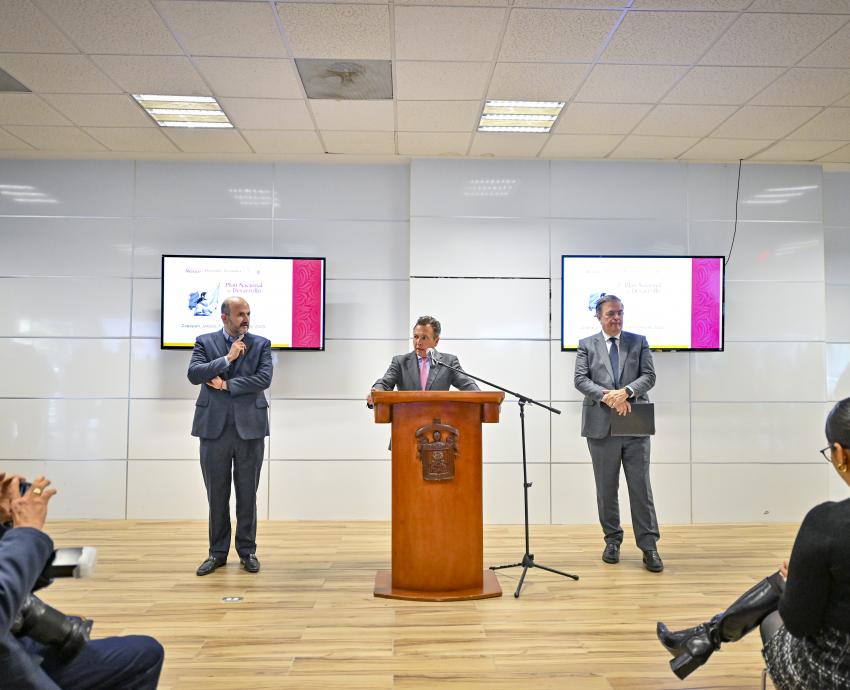 Jalisco, con potencial para detonar la economía en México: Marcelo Ebrard