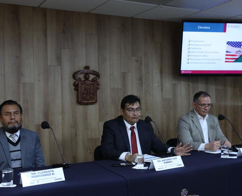 Economistas prevén caída de remesas para este 2025