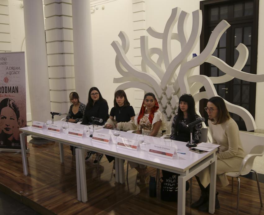 Artistas de la exposición “Abracadabra” dialogan sobre su obra en el MUSA