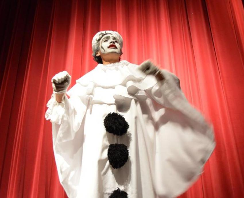 Brindan herramientas para la vida por medio del teatro en el CUSur