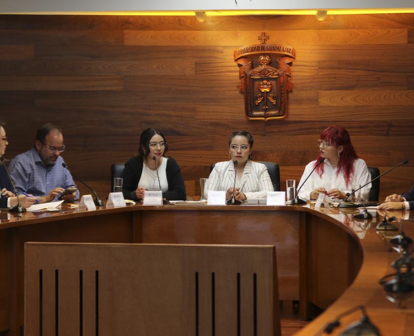 Fomentan el pensamiento crítico entre universitarios de nuevo ingreso