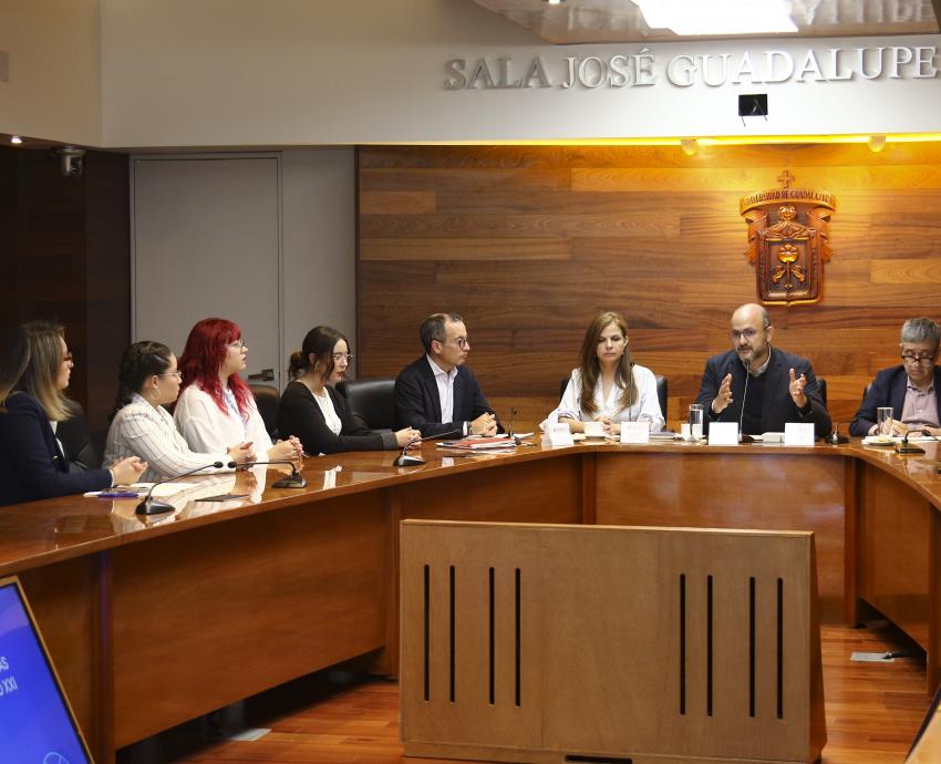 Fomentan el pensamiento crítico entre universitarios de nuevo ingreso