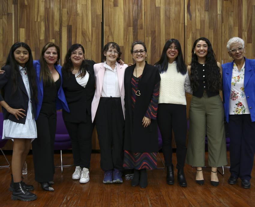 Animan a las jóvenes a romper brechas en la ciencia