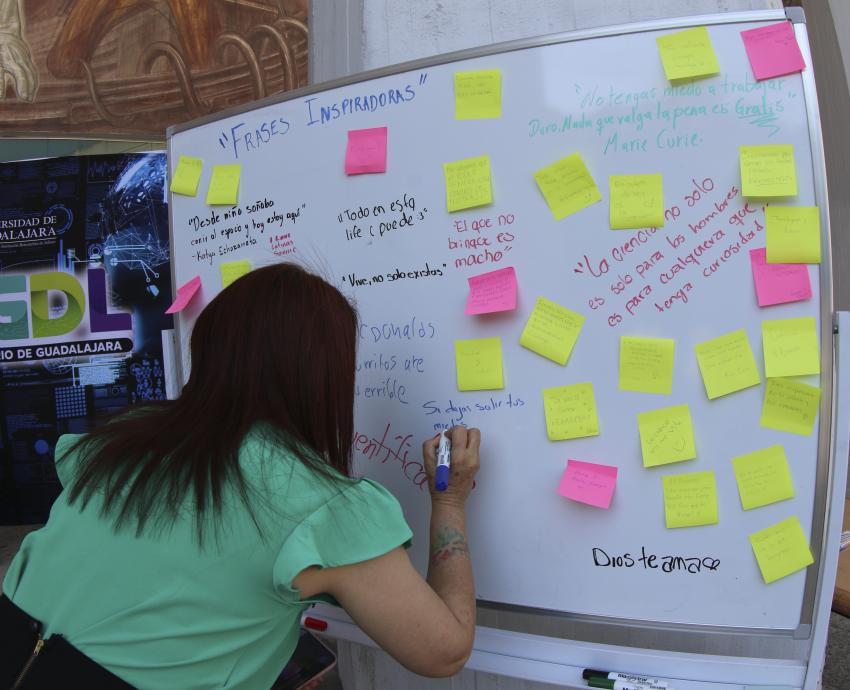 Animan a las jóvenes a romper brechas en la ciencia