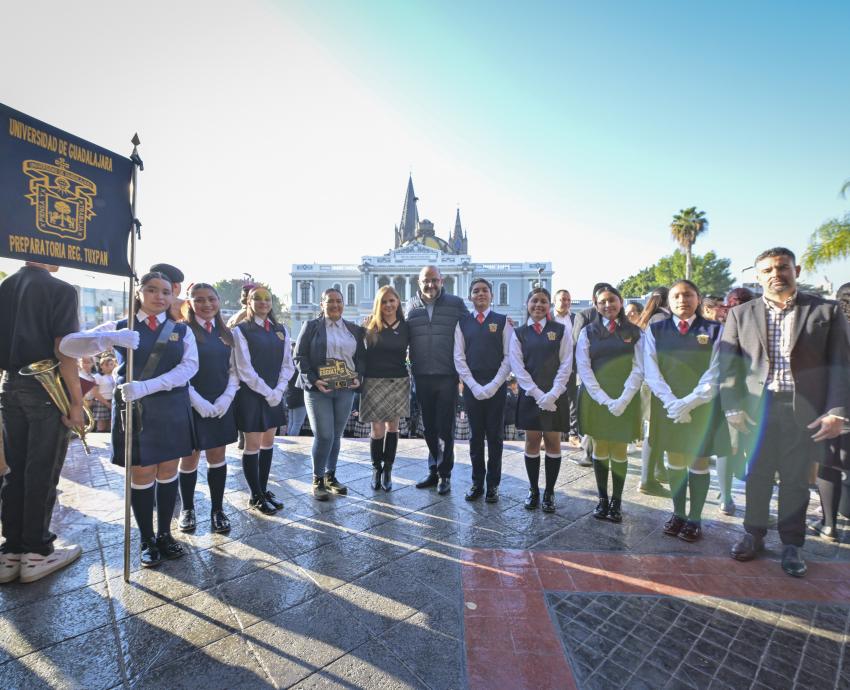Celebra UdeG el Día de la Bandera con himno nacional en lengua wixárika 
