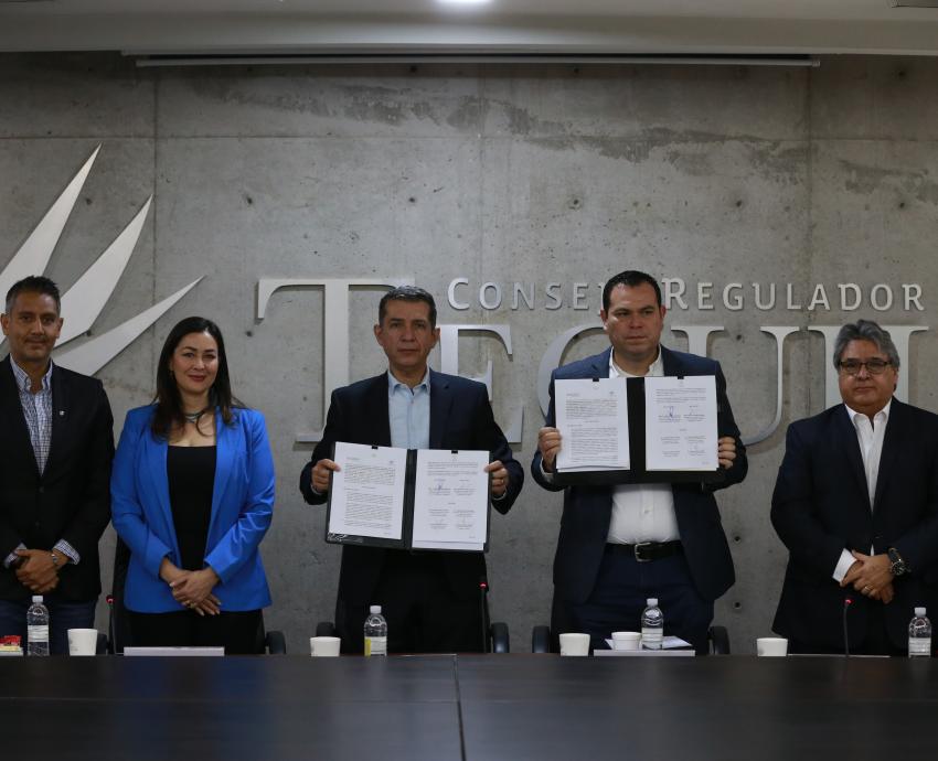 Firman CUCEA y Consejo Regulador del Tequila convenio de prácticas profesionales