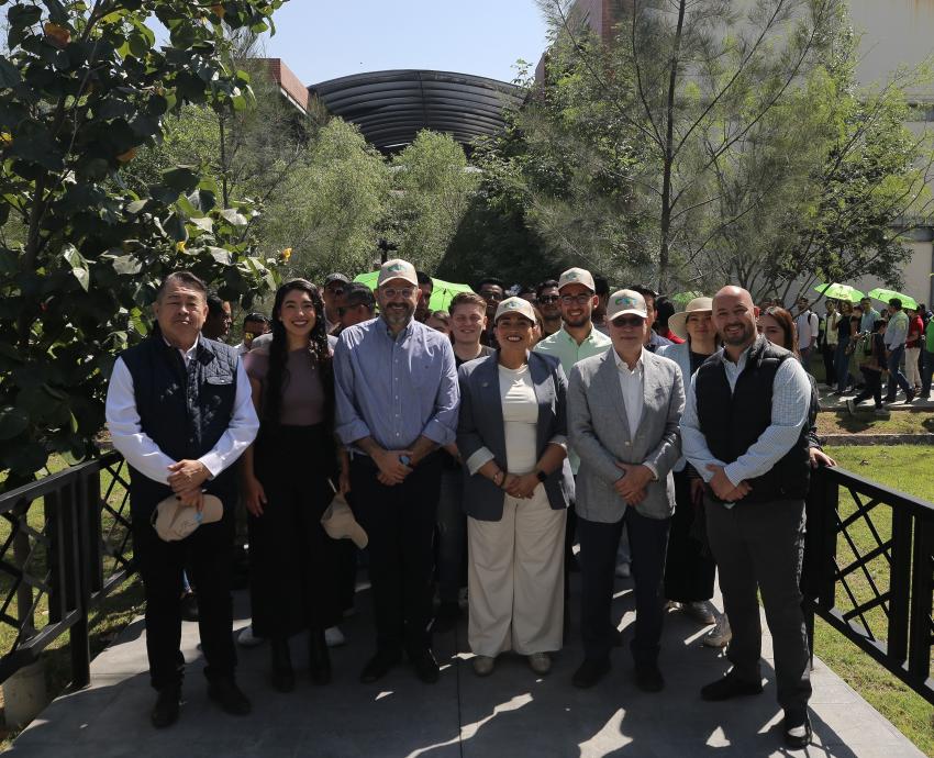 Inauguran el Bosque CUT, un monumento vivo en homenaje a Raúl Padilla y la Terraza Oasis