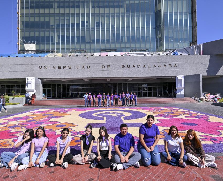 Alumnos elaboran “Tapete efímero” para visibilizar la igualdad de género
