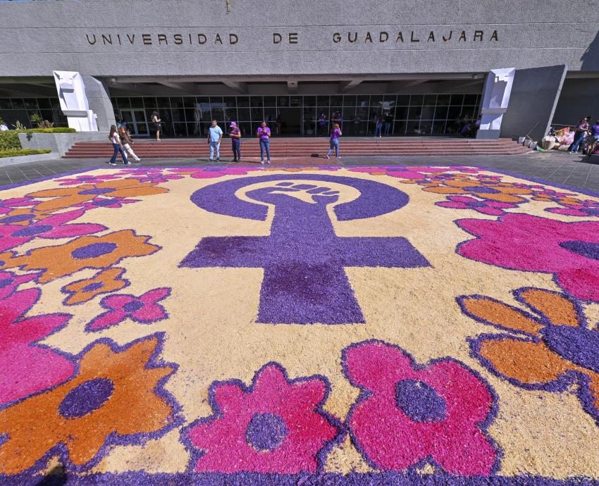 Alumnos elaboran “Tapete efímero” para visibilizar la igualdad de género