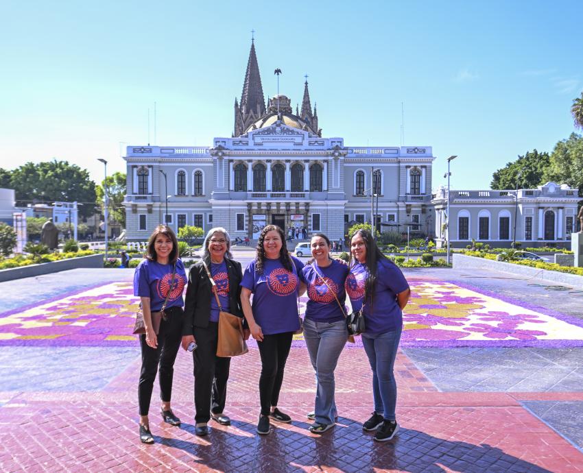 Alumnos elaboran “Tapete efímero” para visibilizar la igualdad de género