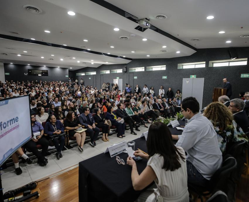 Fortalece CUCSH calidad académica, internacionalización e inclusión social