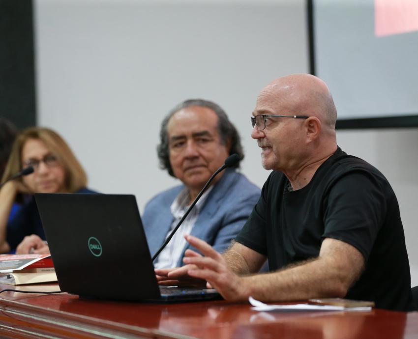 Debe reducir México dependencia económica de EUA: expertos del CUCSH