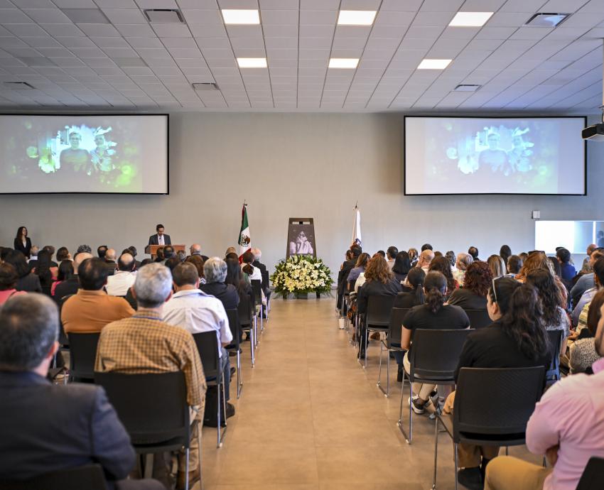 Rinden homenaje póstumo al maestro, académico y escritor Arturo Verduzco