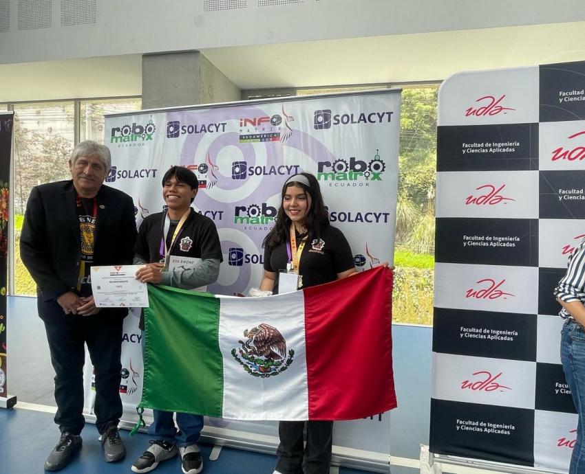 Estudiantes de preparatorias SEMS ganan medallas de oro y bronce en Infomatrix Sudamérica 2025