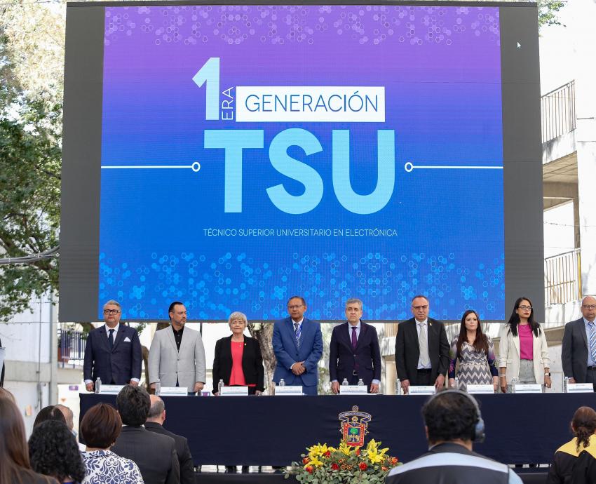 Egresa primera generación de Técnico Superior Universitario en Electrónica y pruebas
